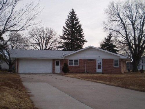 1020 1st St, Gibbon, NE 68840