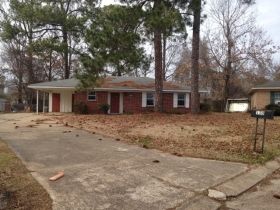 130 Birchwood Dr, Monroe, LA 71203