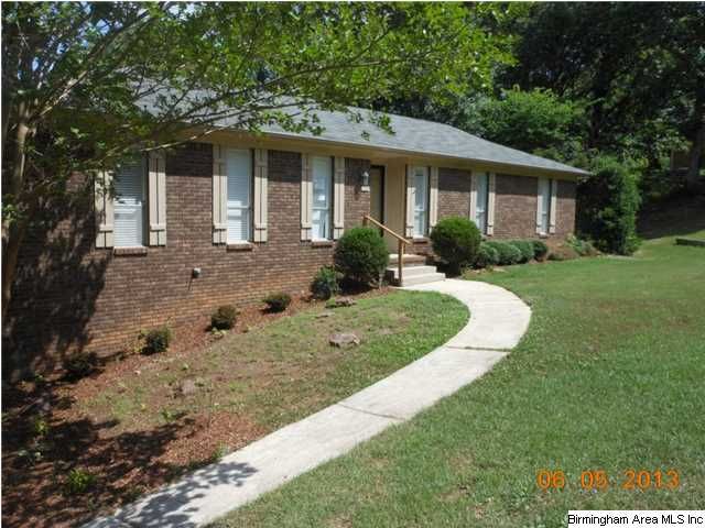 1239 Navajo Trl, Alabaster, AL 35007