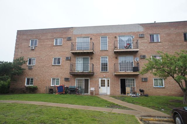 147 W Elk Trl Apt 346, Carol Stream, IL 60188