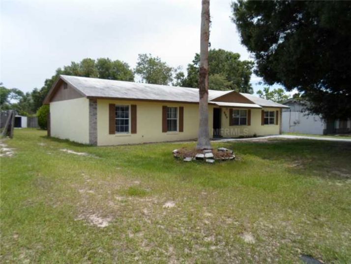 995 Hibiscus St, Lady Lake, FL 32159