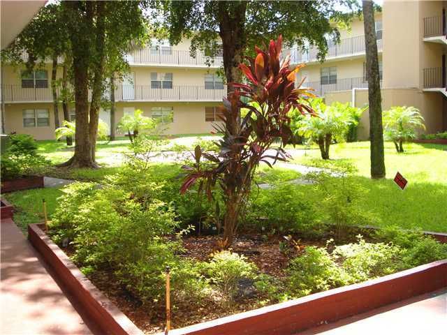 1230 W 54 ST # 322A, Hialeah, FL 33012