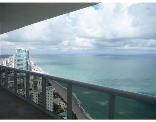 1800 S OCEAN DR # 3903, Hallandale, FL 33009