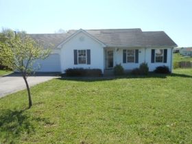 252 Golden Pond Ave, Oak Grove, KY 42262