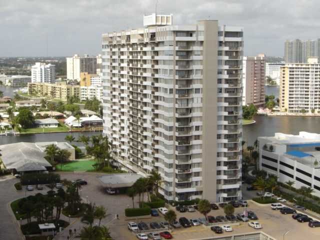 1965 S OCEAN DR # 6 D, Hallandale, FL 33009