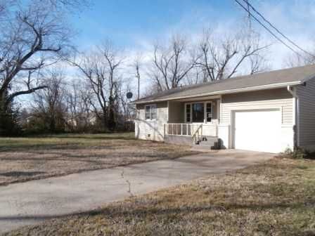 2221 North Avenue B, Springfield, MO 65803