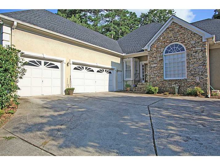 605 Kings Grant Walk, Roswell, GA 30075