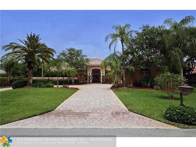 8111 FALLS LN, Pompano Beach, FL 33067