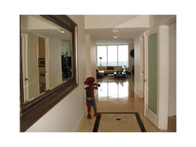 1800 S OCEAN DR # 3901, Hallandale, FL 33009