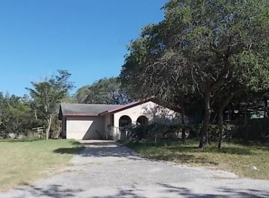 553 S 12th St, Aransas Pass, TX 78336