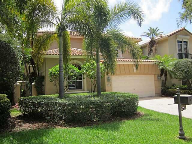 1020 WATERSIDE LN, Hollywood, FL 33019