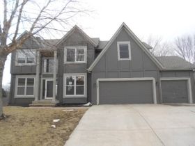 6307 W 149th St, Overland Park, KS 66223