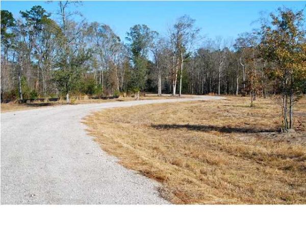 11 COUNTY LINE RD, Ravenel, SC 29470