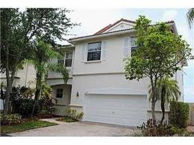 995 CORKWOOD ST, Hollywood, FL 33019