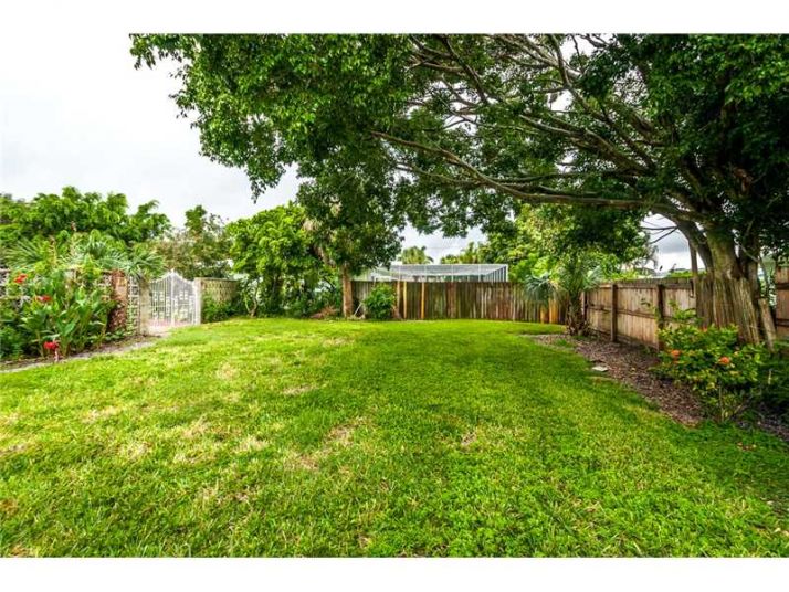 575 SE 24th Avenue, Saint Petersburg, FL 33705