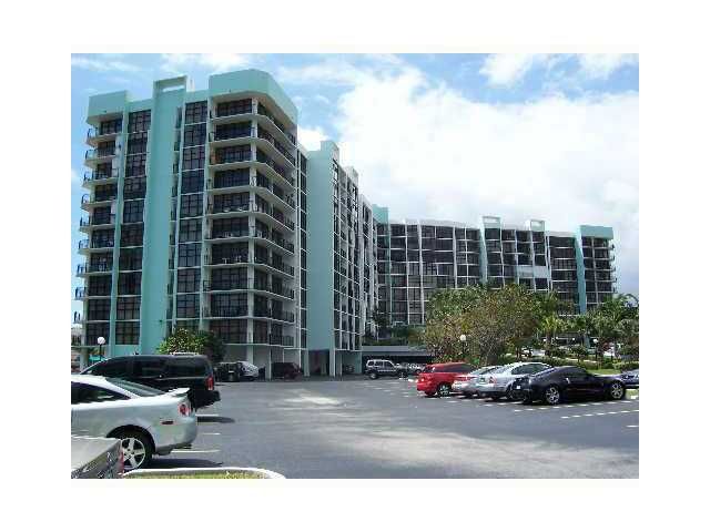 200 LESLIE DR # 228, Hallandale, FL 33009