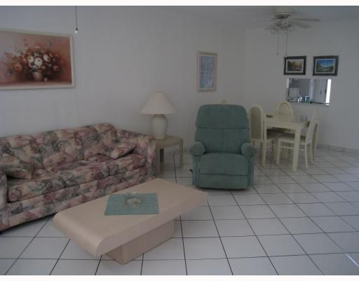 1250 ATLANTIC SHORES BL # 121, Hallandale, FL 33009