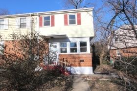 7028 Canterbury Ln, Alexandria, VA 22307