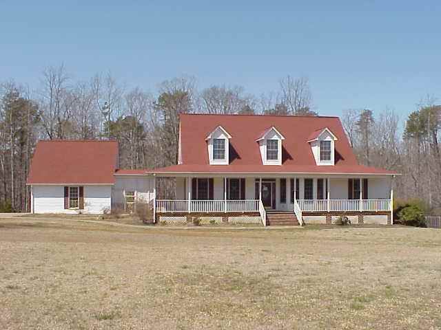 325 Ridings Rd, Campobello, SC 29322