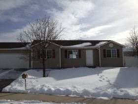 1122 E 25th St Ln, Greeley, CO 80631