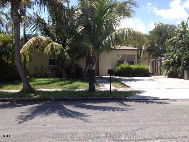 235 Vanderbilt Dr, Lake Worth, FL 33460