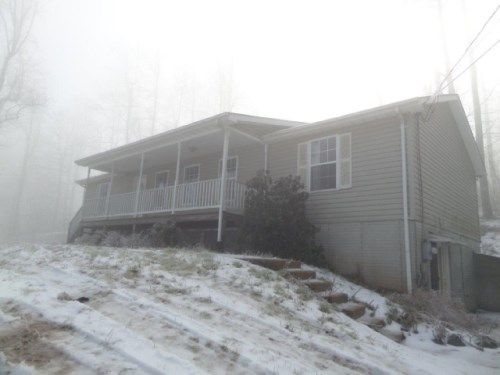 20 Avery Dr, Chester Gap, VA 22623