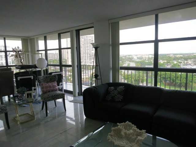 600 PARKVIEW DR # 931, Hallandale, FL 33009