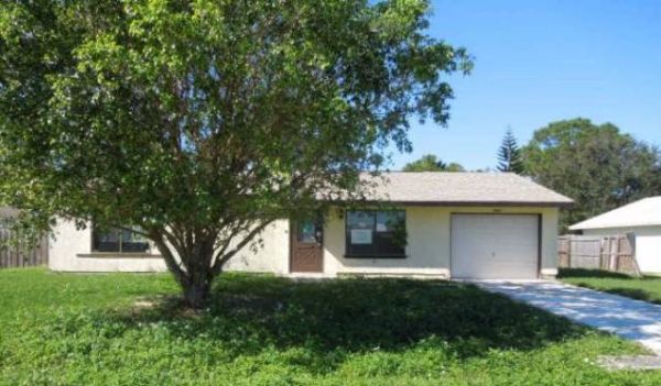 1666 Se Ridgewood St, Port Saint Lucie, FL 34952