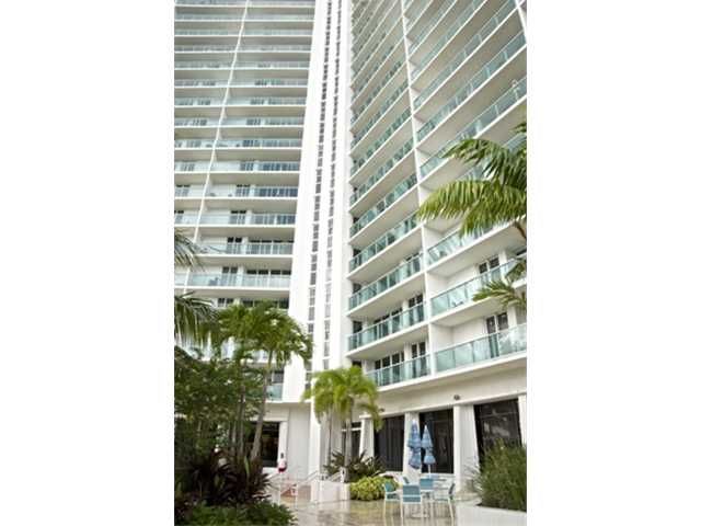 100 Bayview Dr Apt 308, North Miami Beach, FL 33160