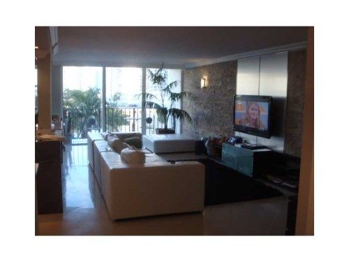 200 LESLIE DR # 308, Hallandale, FL 33009