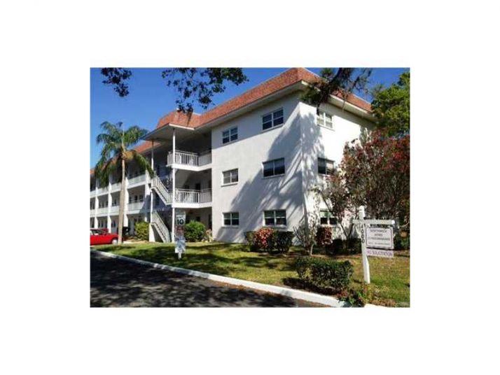 4000 3rd St N Apt 300, Saint Petersburg, FL 33703