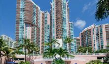 3370 HIDDEN BAY DR # 814 Miami, FL 33180