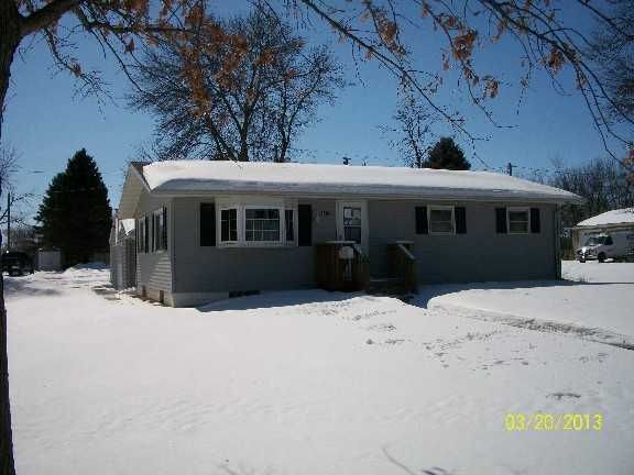 1424 10th St E, Glencoe, MN 55336