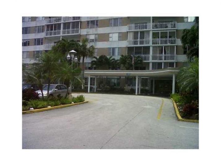 4400 HILLCREST DR # 306-A, Hollywood, FL 33021