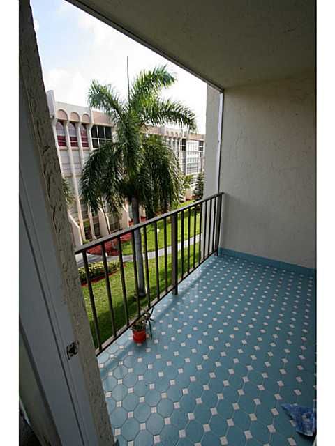 2000 ATLANTIC SHORES BL # 410, Hallandale, FL 33009