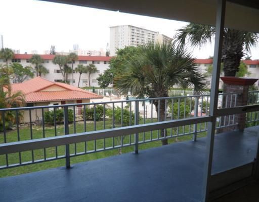 270 LAYNE BL # 311-1, Hallandale, FL 33009