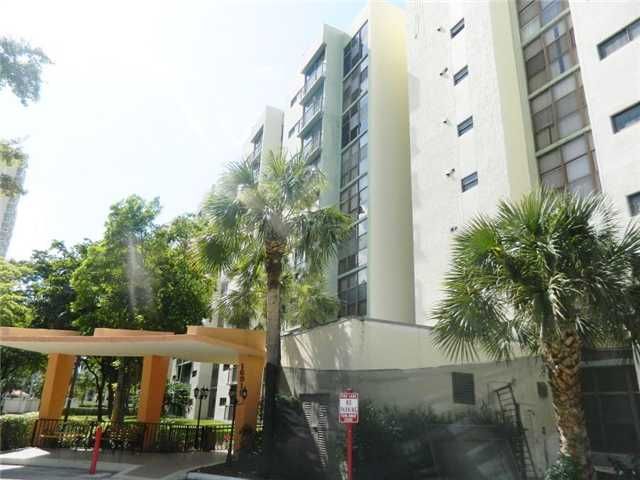 16919 N Bay Rd Apt 116, North Miami Beach, FL 33160