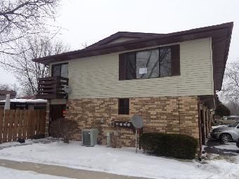 1570 Perry Ct Unit A, Aurora, IL 60505