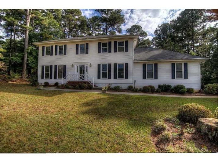 285 Country Squire Drive, Fayetteville, GA 30215