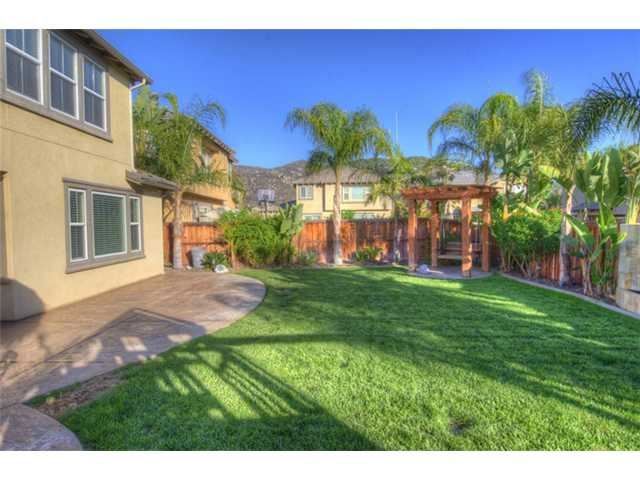 565 Dana Ln, Escondido, CA 92027