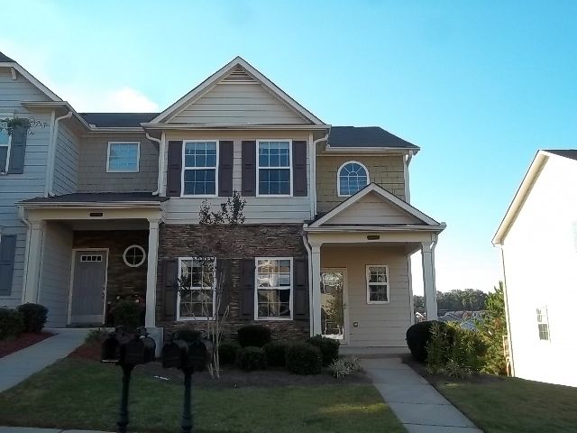 2448 Suwanee Pointe Dr, Lawrenceville, GA 30043