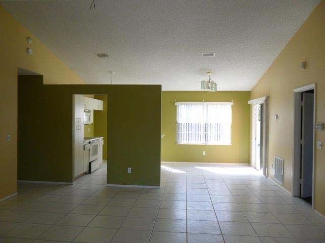 1576 SW Pitts Ave, Port Saint Lucie, FL 34953