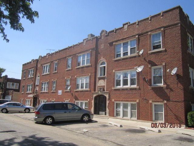 5702 W 21st St # 8, Cicero, IL 60804