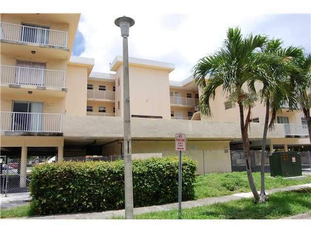 3755 Ne 167th St Apt 3, North Miami Beach, FL 33160