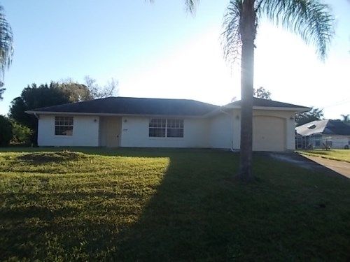 1737 SW Davis St, Port Saint Lucie, FL 34953