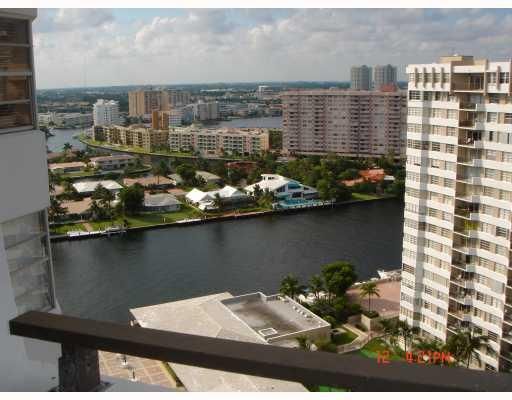 1985 S OCEAN DR # 19D, Hallandale, FL 33009