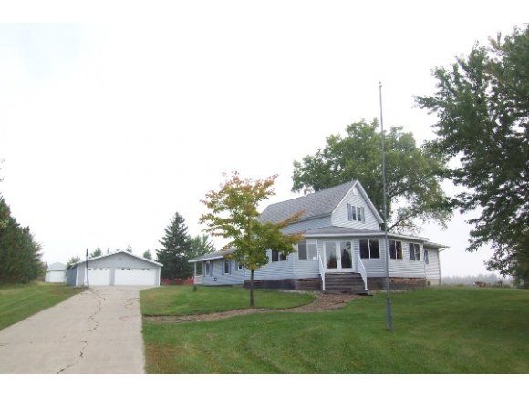 4732 W Mudbrook Rd, Marinette, WI 54143