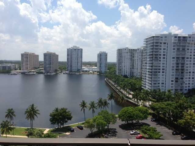 18181 31 CT # 1403, North Miami Beach, FL 33160