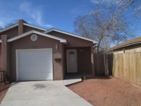 439 Wisconsin St NE, Albuquerque, NM 87108