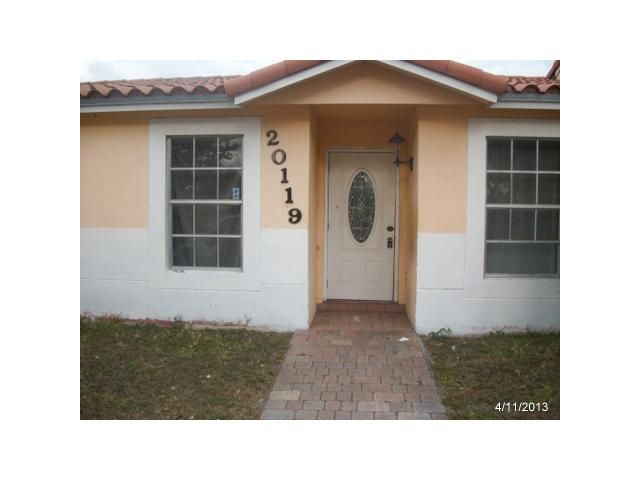 20119 NW 57 PL, Hialeah, FL 33015